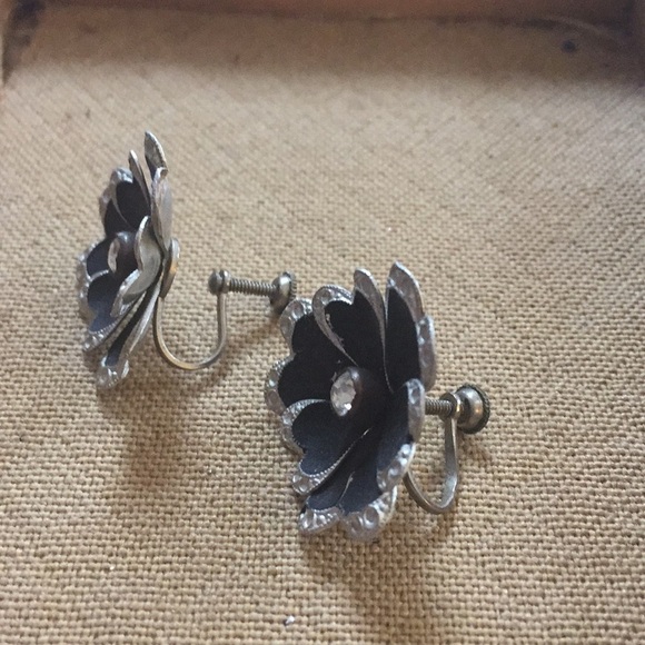 Vintage Metal Flower Earrings Made in Germany - Picture 2 of 3